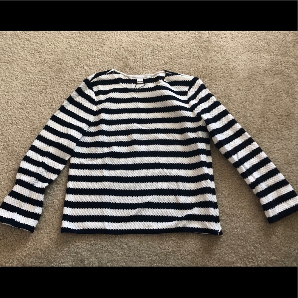 Diane von Furstenburg cropped 3/4 shirt size S